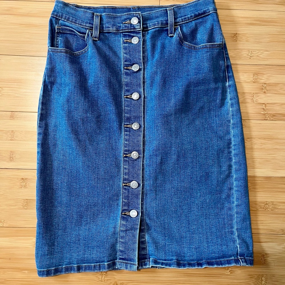 Levi’s Denim Button-Front Skirt